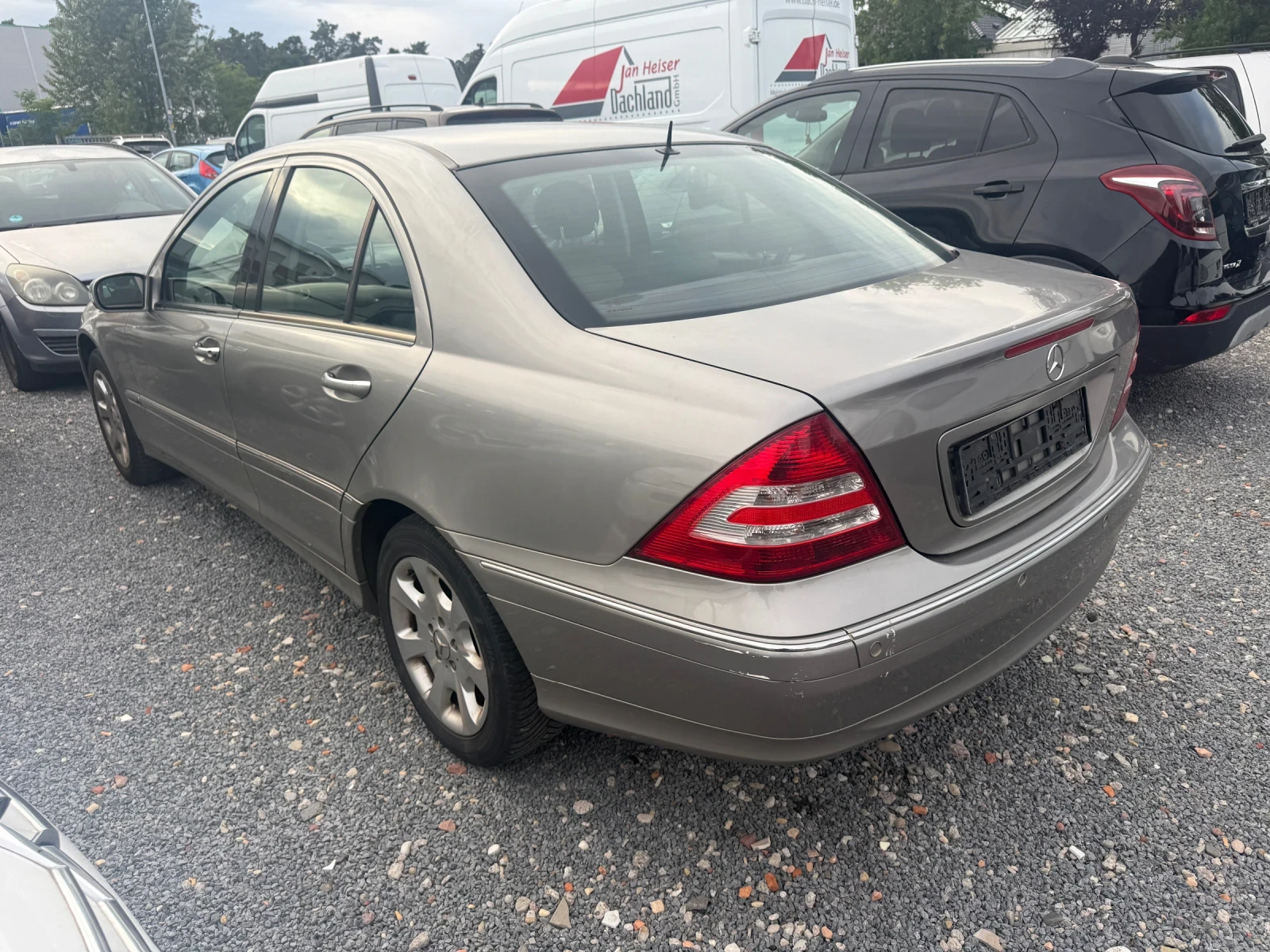 Mercedes-Benz C 180, снимка 2 - Автомобили и джипове - 55134681