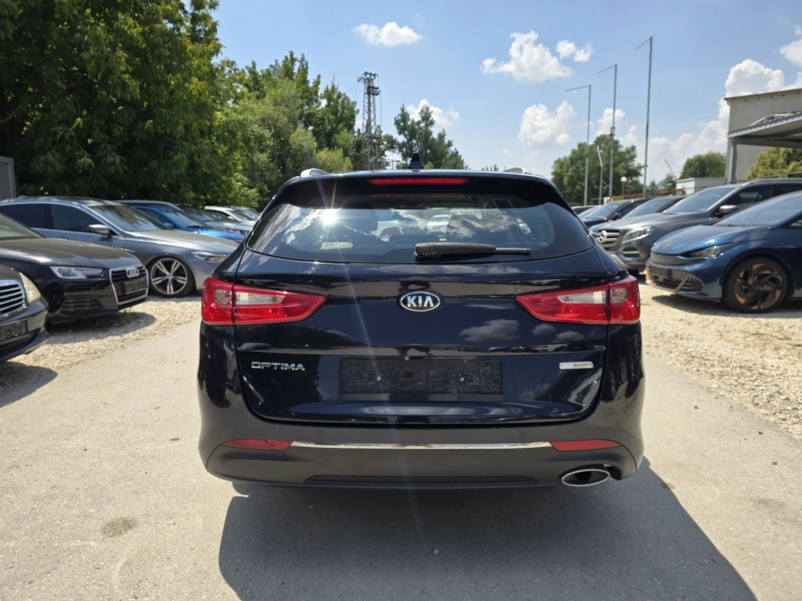 Kia Optima 1.7crdi 142к.с Камера Топ състояние , снимка 6 - Автомобили и джипове - 55324451