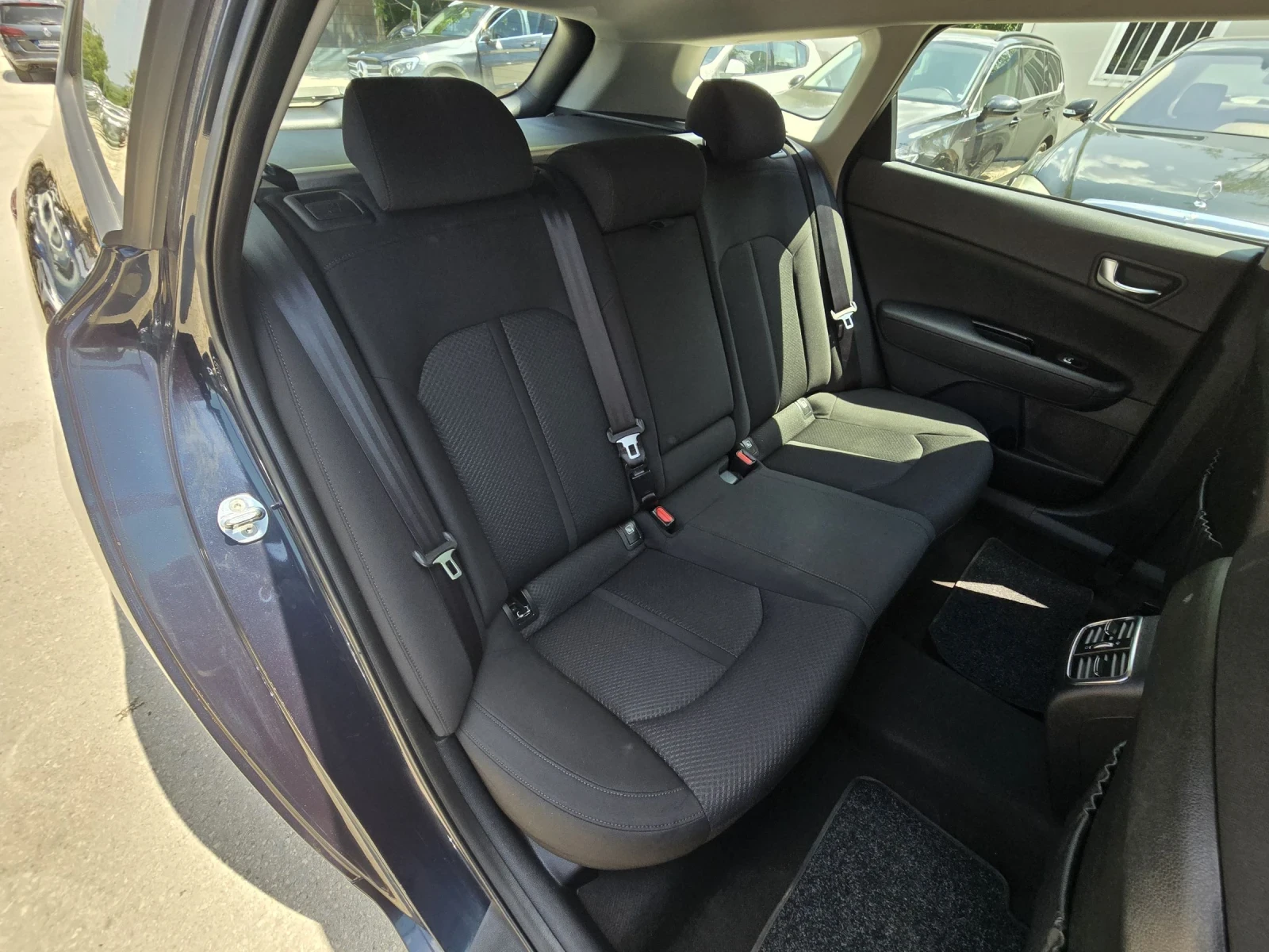Kia Optima 1.7crdi 142к.с Камера Топ състояние , снимка 14 - Автомобили и джипове - 55324451