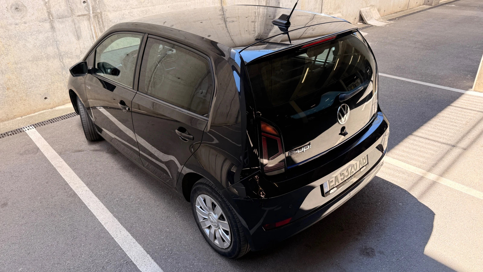 VW Up 36.8kWh/Гаранция/Зимен пакет/Lineassist, снимка 4 - Автомобили и джипове - 55735967