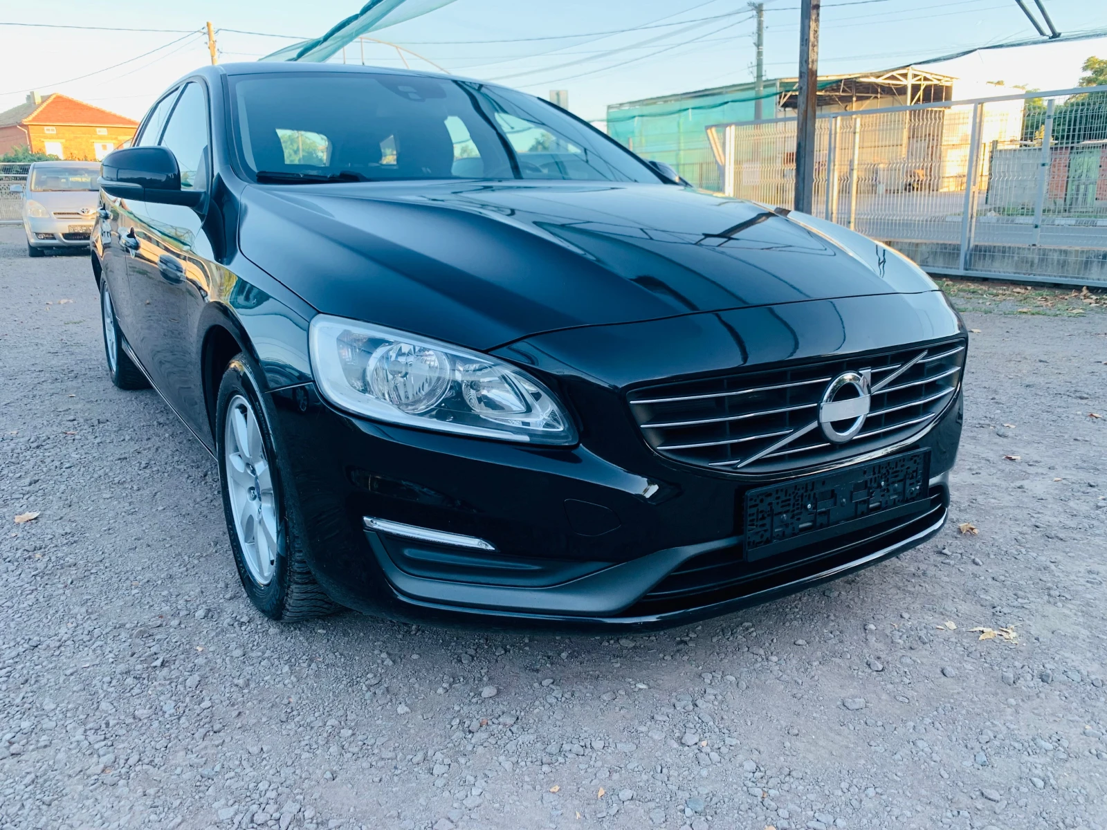 Volvo V60 1.6d Automat, снимка 3 - Автомобили и джипове - 55963013