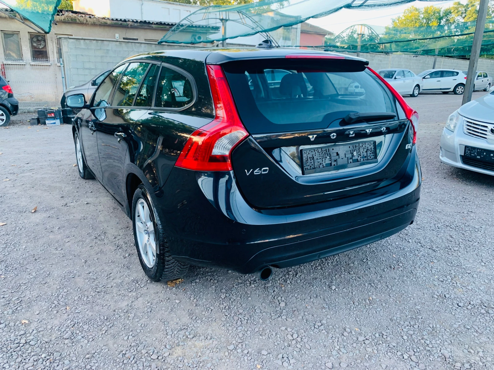 Volvo V60 1.6d Automat, снимка 5 - Автомобили и джипове - 55963013