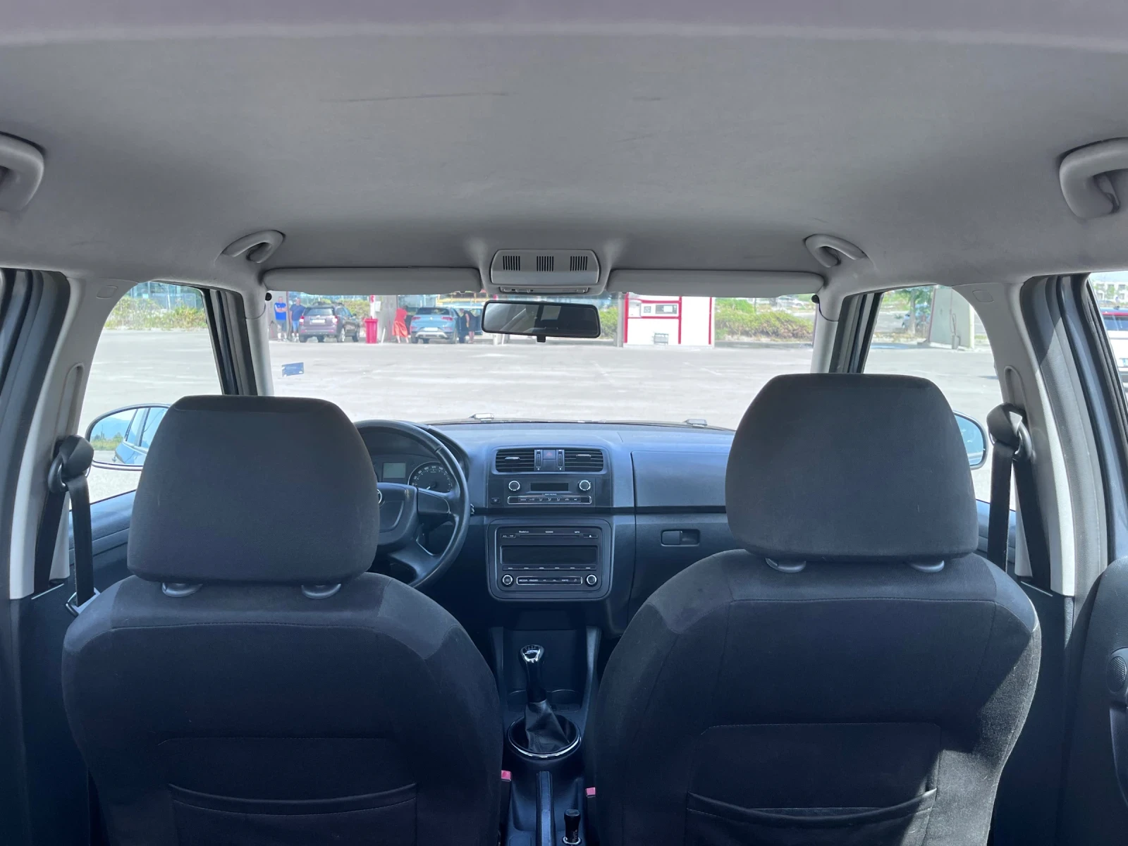 Skoda Fabia 1.2 HTP FACELIFT , снимка 10 - Автомобили и джипове - 56641538