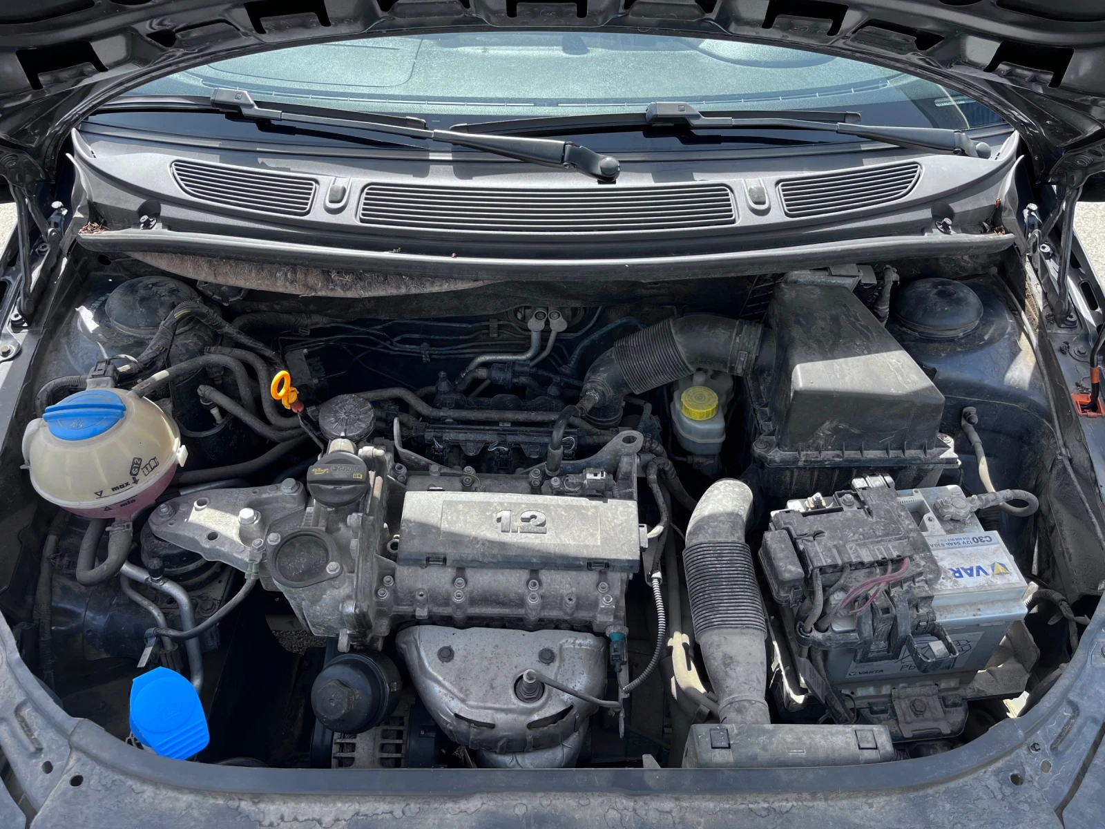 Skoda Fabia 1.2 HTP FACELIFT , снимка 15 - Автомобили и джипове - 56641538