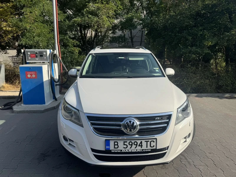 VW Tiguan R line  панорама кожа, снимка 8 - Автомобили и джипове - 52409496