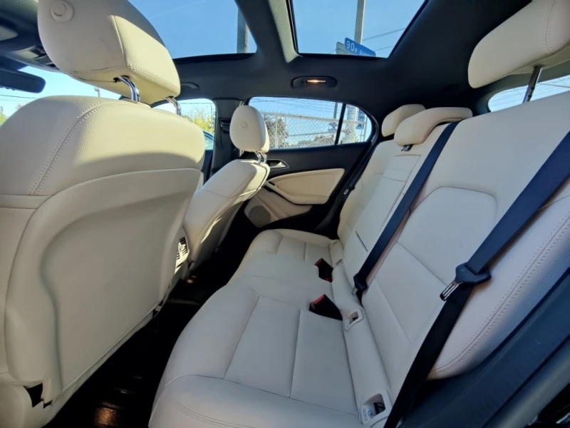 Mercedes-Benz GLA * 250 4matic * SYS DE SON HK* CARPLAY* PANO* * CAR, снимка 9 - Автомобили и джипове - 52726083