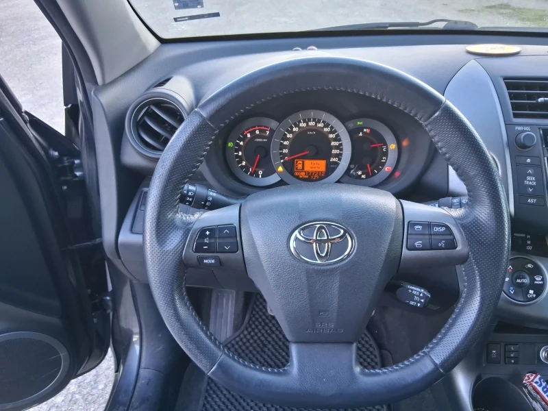 Toyota Rav4 2.2, снимка 10 - Автомобили и джипове - 53401798