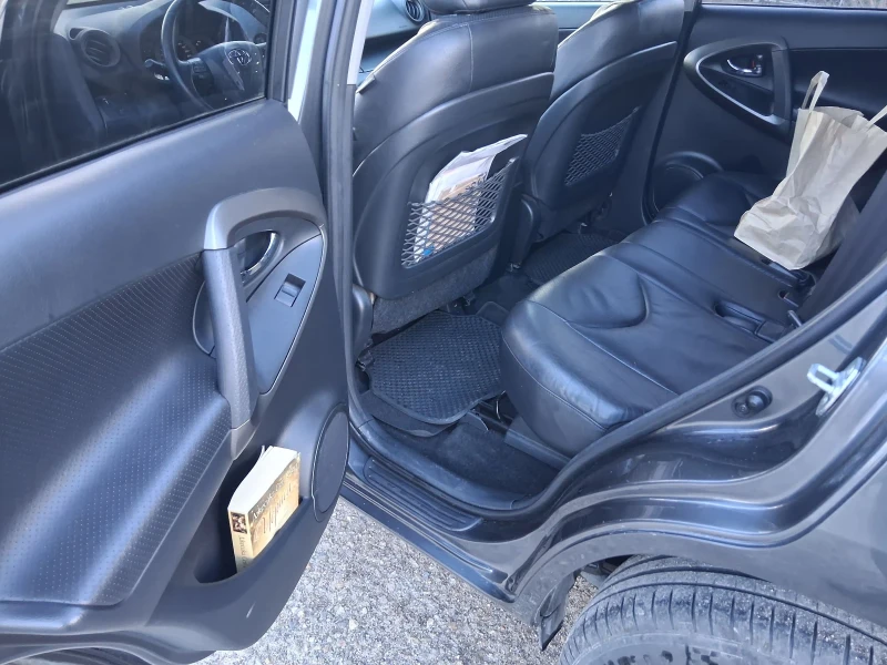 Toyota Rav4 2.2, снимка 8 - Автомобили и джипове - 53401798