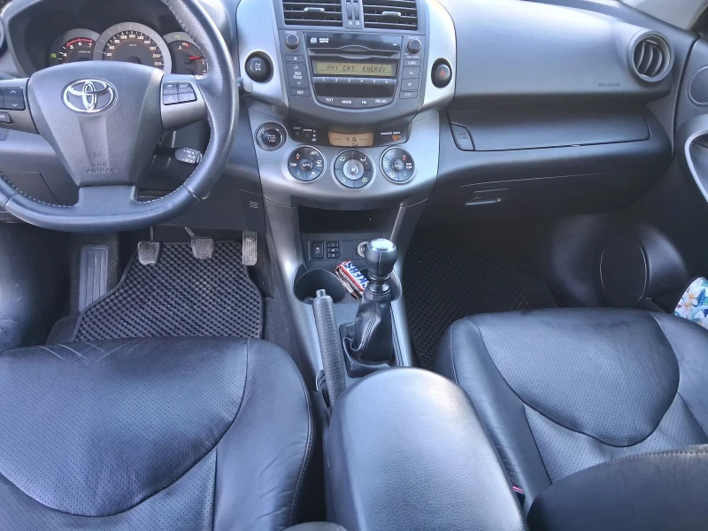 Toyota Rav4 2.2, снимка 9 - Автомобили и джипове - 53401798