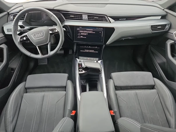 Audi Q8 e-Tron Sportback 55 = Black Optic Plus = Гаранция - изображение 10
