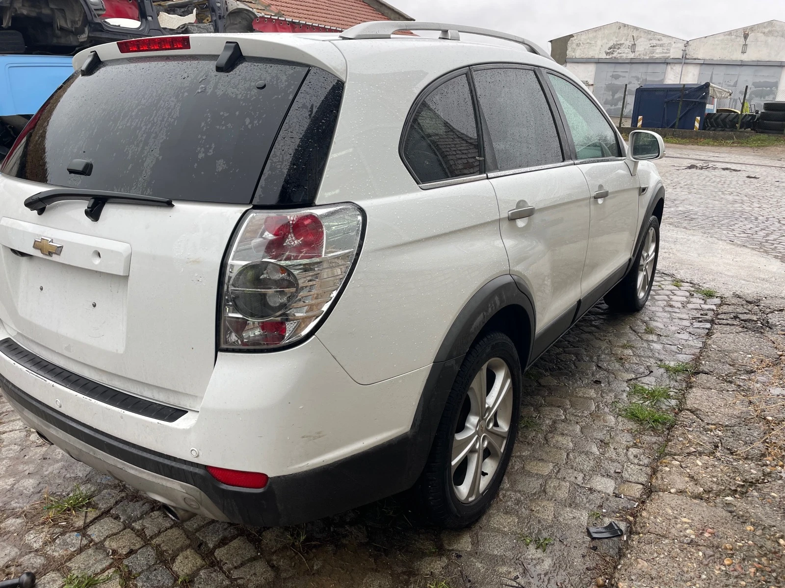 Chevrolet Captiva 2.2 184ks.4x4 - изображение 2