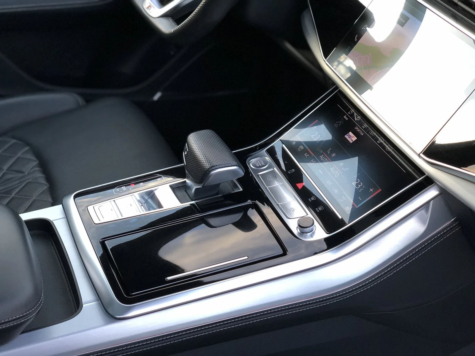 Audi Q8 S Line/PANO/CAMERA/B&O/, снимка 11 - Автомобили и джипове - 53783158