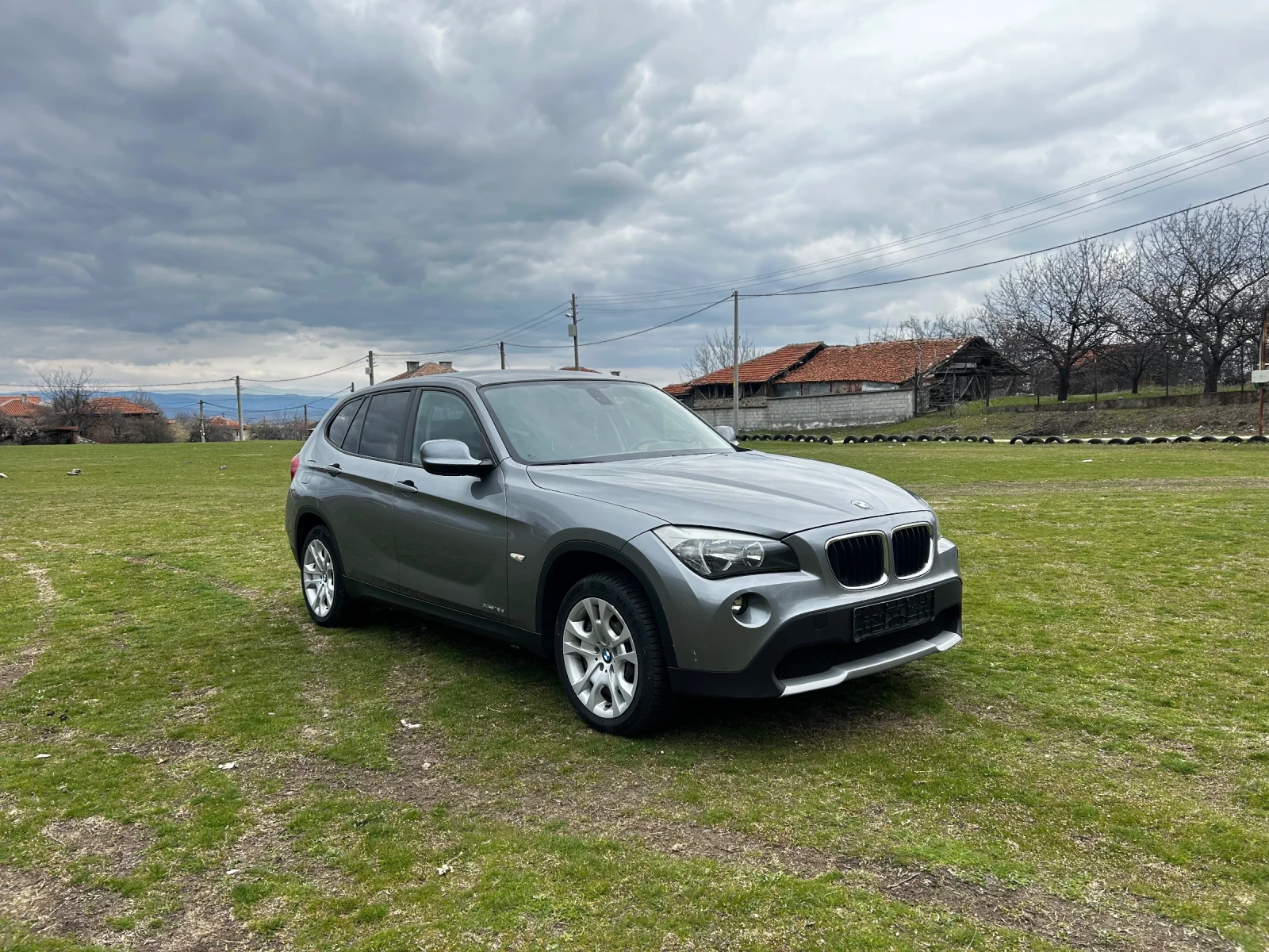 BMW X1 2.0d 143к.с.* ПОДГРЕВ* СЕРВИЗНА ИСТОРИЯ* , снимка 3 - Автомобили и джипове - 53917560