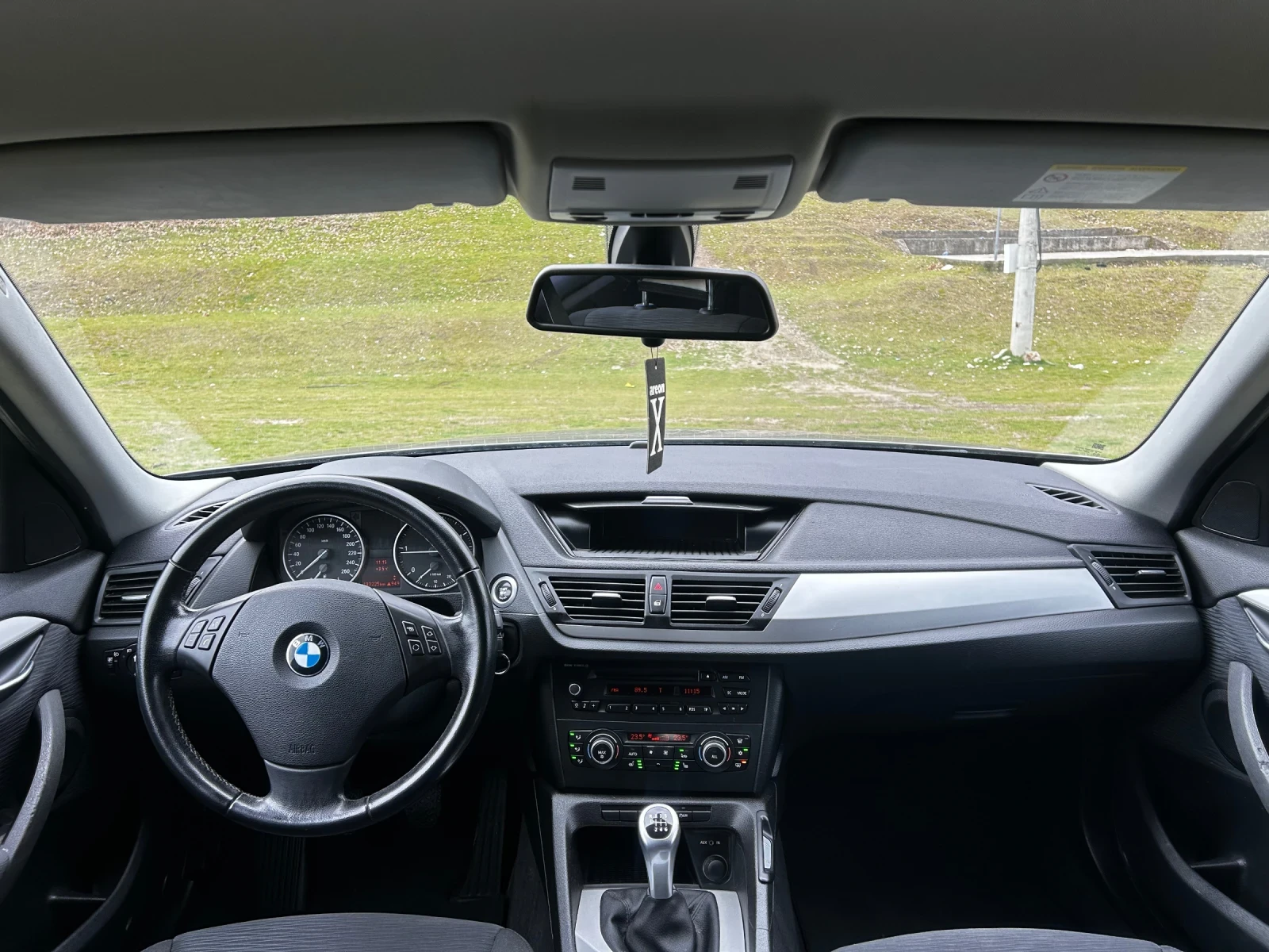 BMW X1 2.0d 143к.с.* ПОДГРЕВ* СЕРВИЗНА ИСТОРИЯ* , снимка 8 - Автомобили и джипове - 53917560