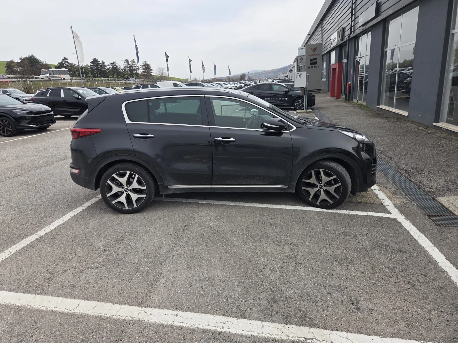 Kia Sportage 2.0 CRDI AWD GT Line, снимка 4 - Автомобили и джипове - 53960452