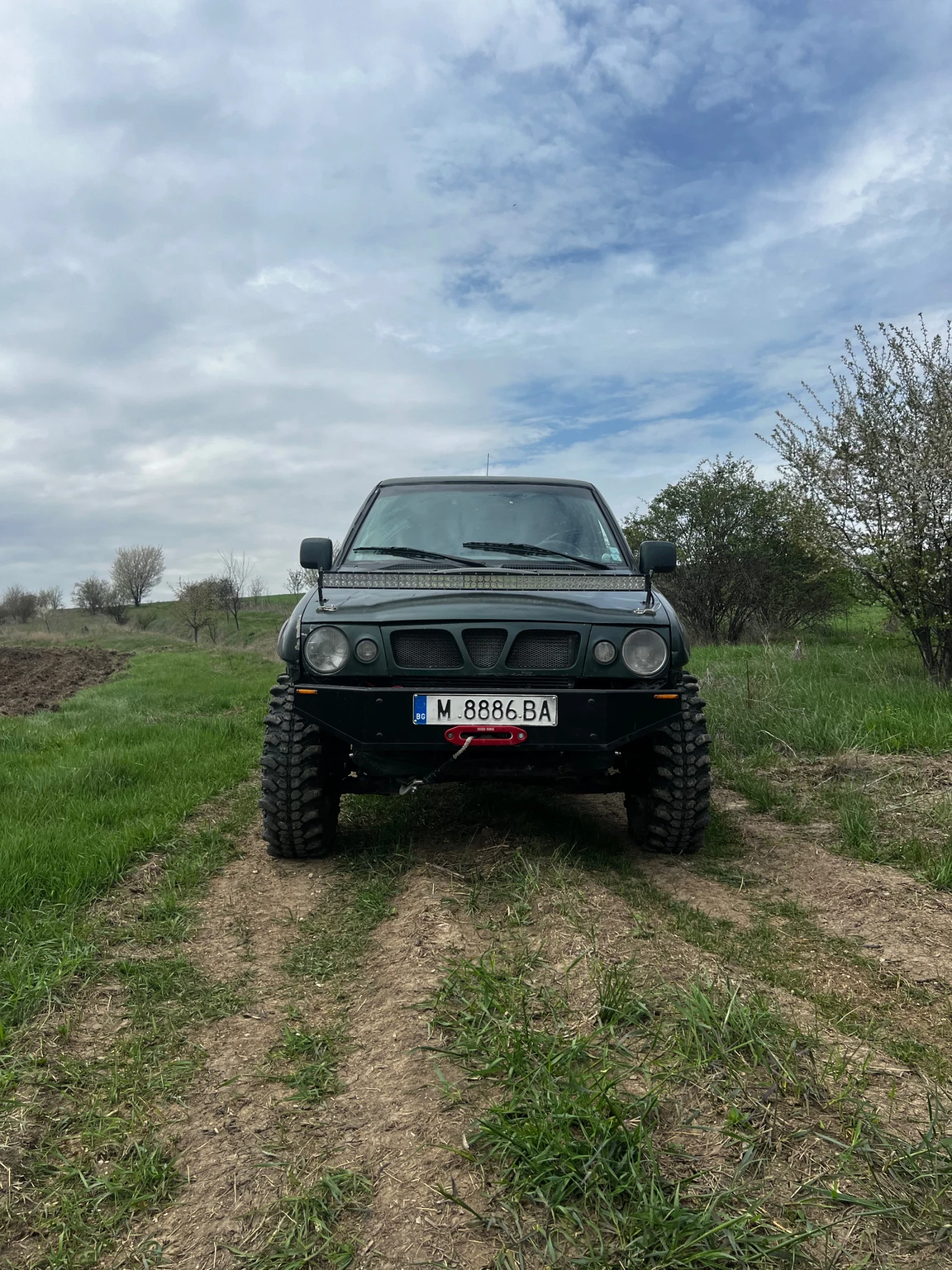 Nissan Terrano, снимка 6 - Автомобили и джипове - 54264086