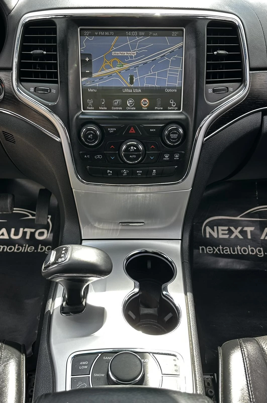 Jeep Grand cherokee 3.0CRD 250HP 4X4 SUMMIT FULL, снимка 11 - Автомобили и джипове - 55299684