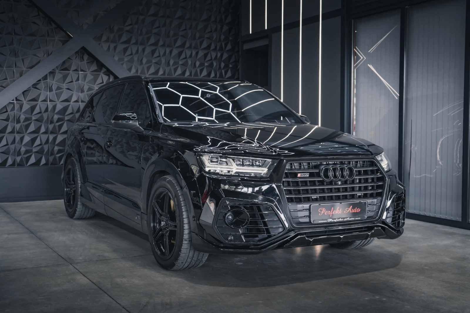 Audi SQ7 ABT EDITION * BOSE* LED Таван* HEAD UP* TV* КЕРАМИ