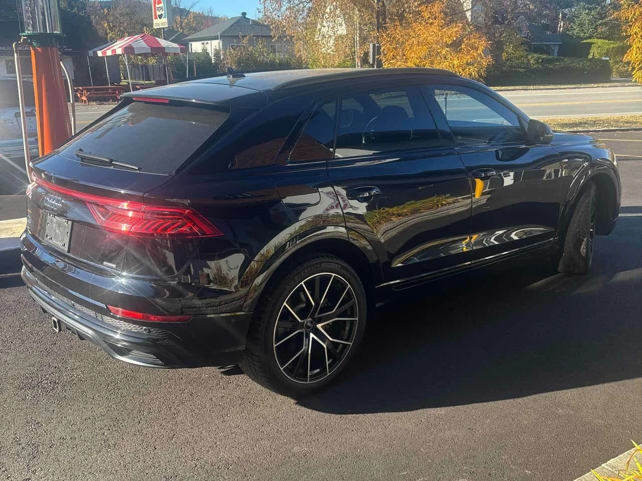 Audi Q8 * Progressiv * CARFAX * ПАНОРАМА * ОБДУХВАНЕ * , снимка 3 - Автомобили и джипове - 56691005