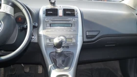 Toyota Auris Бензин/газ, снимка 11