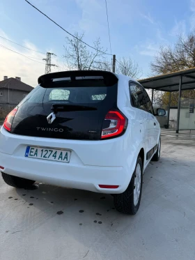     Renault Twingo  . 2030.
