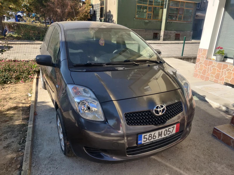 Toyota Yaris 1.3i, снимка 1 - Автомобили и джипове - 47356511