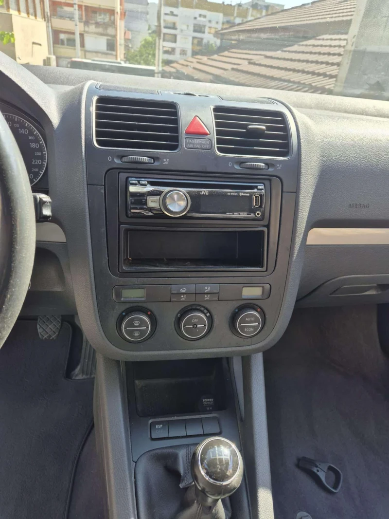 VW Golf 1.6i, снимка 7 - Автомобили и джипове - 51834857