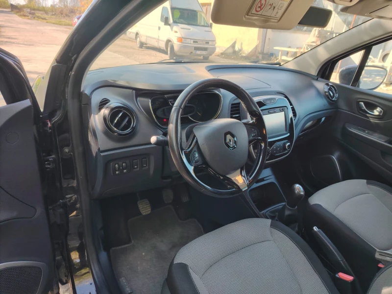 Renault Captur, снимка 5 - Автомобили и джипове - 52694994