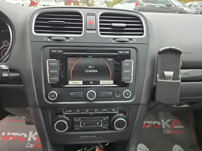 VW Golf 2.0TDI-140кс= АВТОМАТ= НАВИ= КЛИМАТРОНИК, снимка 13 - Автомобили и джипове - 52382353