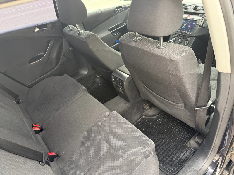 VW Passat 1.9 TDI/+ NAVI/ОБСЛУЖЕНА, снимка 14 - Автомобили и джипове - 52641989