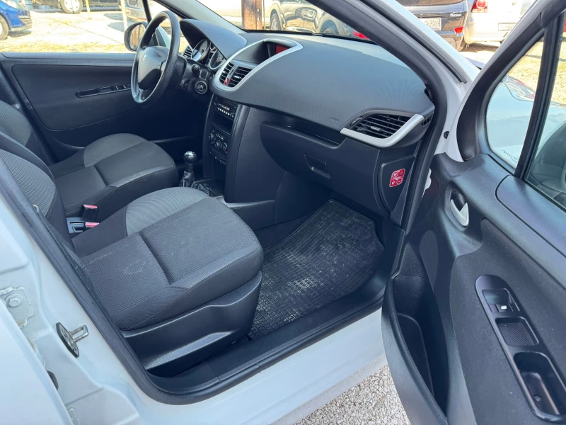 Peugeot 207 1.4i-ЛИМИТЕД, снимка 16 - Автомобили и джипове - 53165954