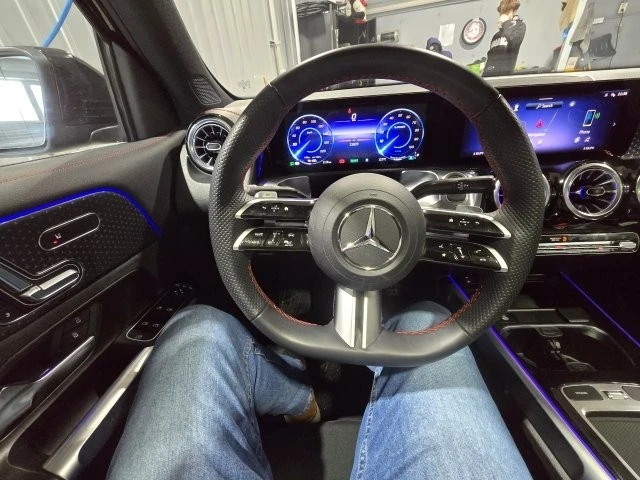 Mercedes-Benz EQB * 300 * CARFAX * БЕЗ ПЪРВОНАЧАЛНА ВНОСКА, снимка 13 - Автомобили и джипове - 53398994