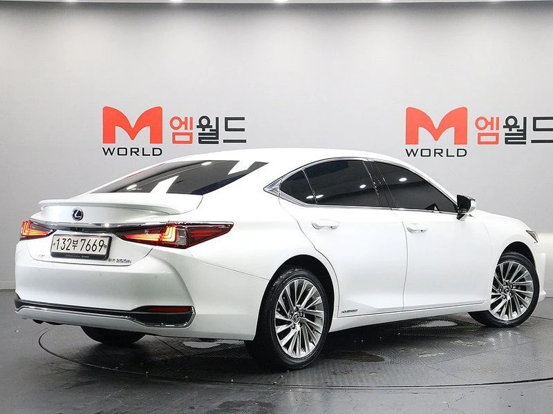 Lexus ES Luxury Plus| 215к.с.| ВКЛ.ТЕХНОТЕСТ, снимка 4 - Автомобили и джипове - 55643973