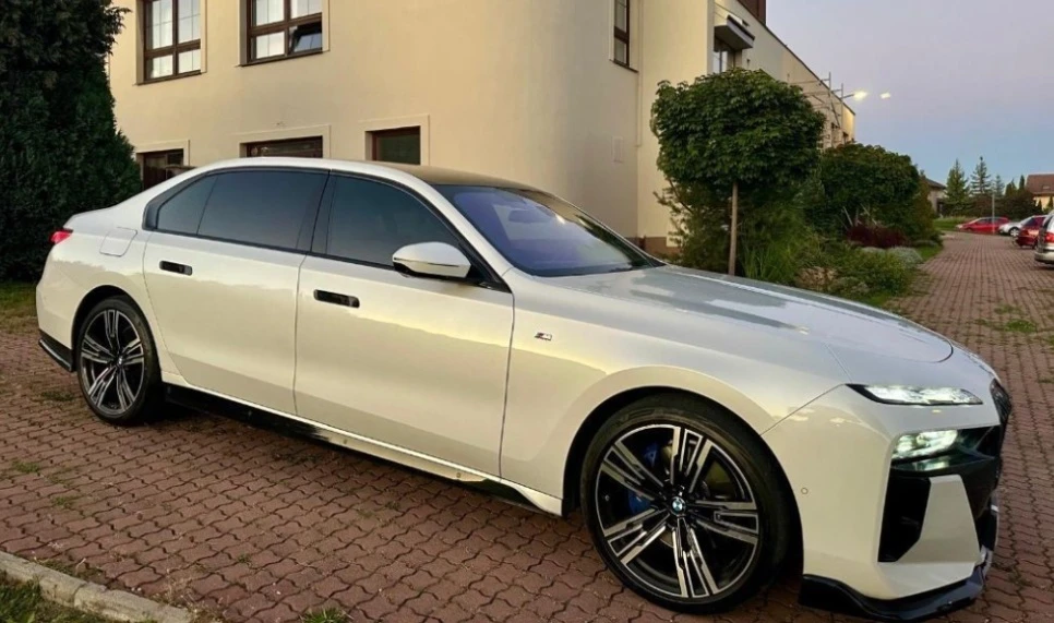 BMW 740 d xDrive M-Sport, снимка 1