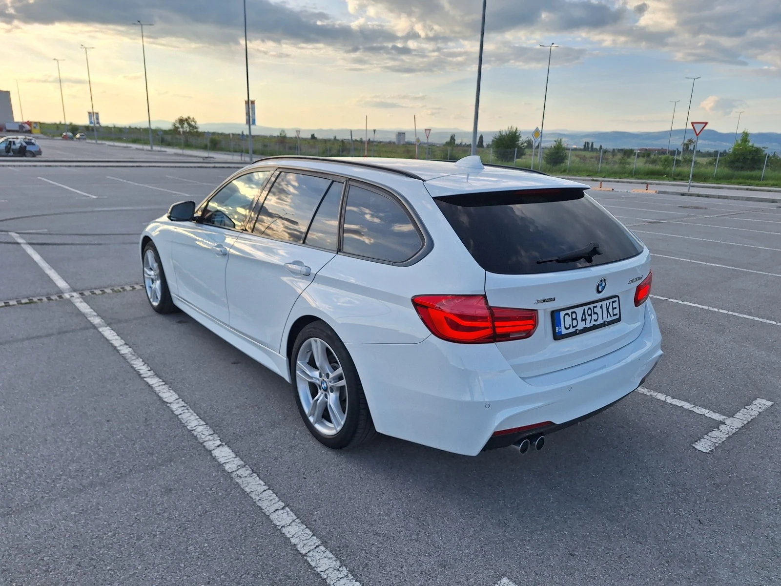 BMW 320 d xDrive/M sport/Full LED - изображение 3