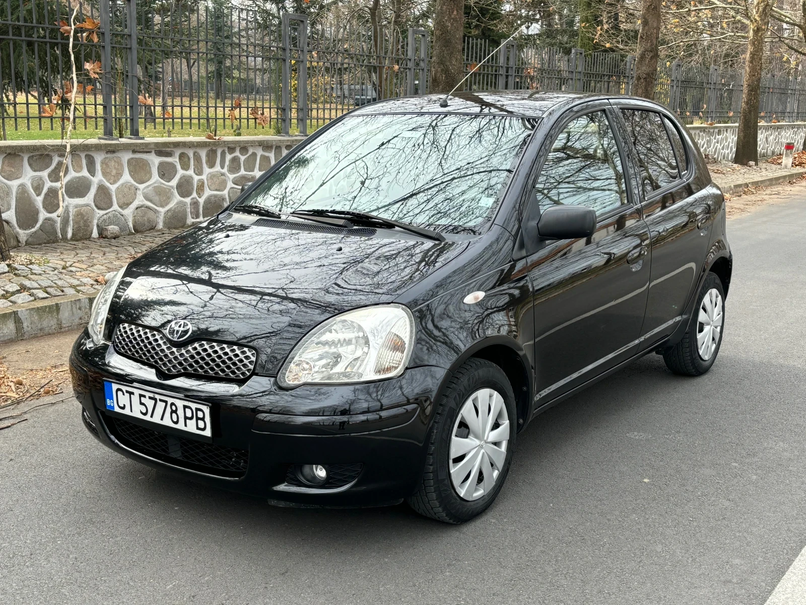 Toyota Yaris 1.0 VVT-I  - изображение 3