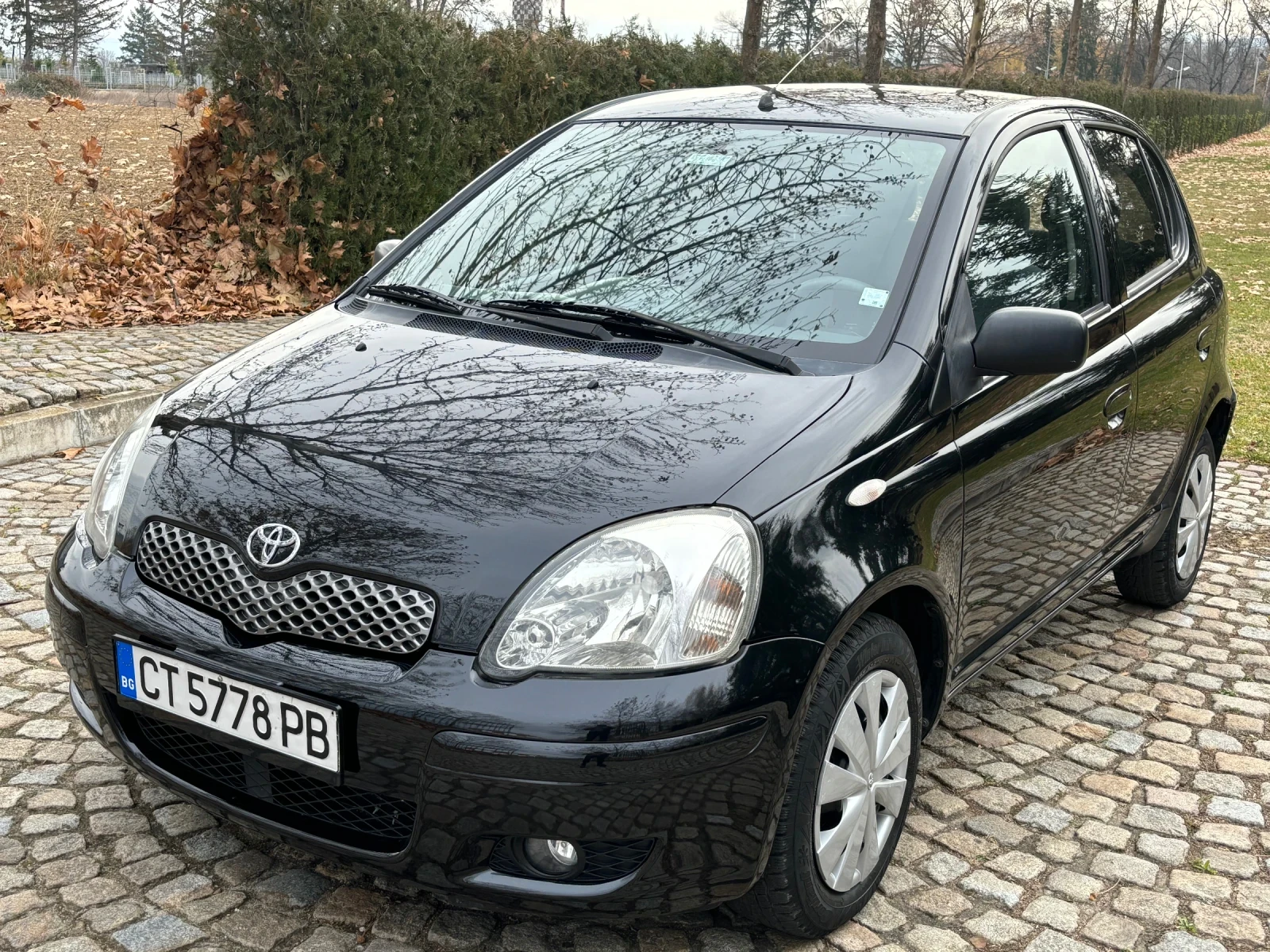 Toyota Yaris 1.0 VVT-I  - изображение 8