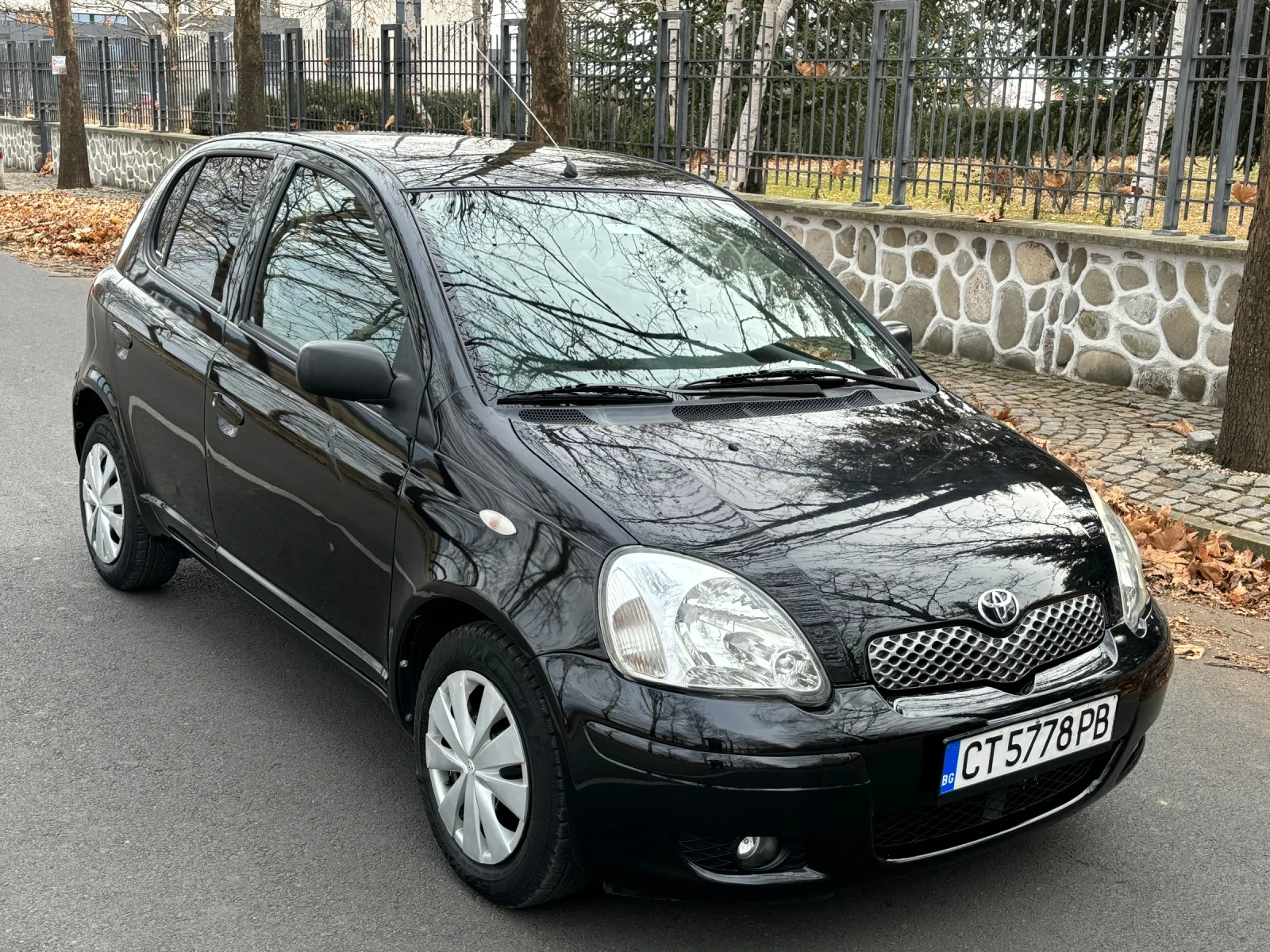 Toyota Yaris 1.0 VVT-I  - изображение 2