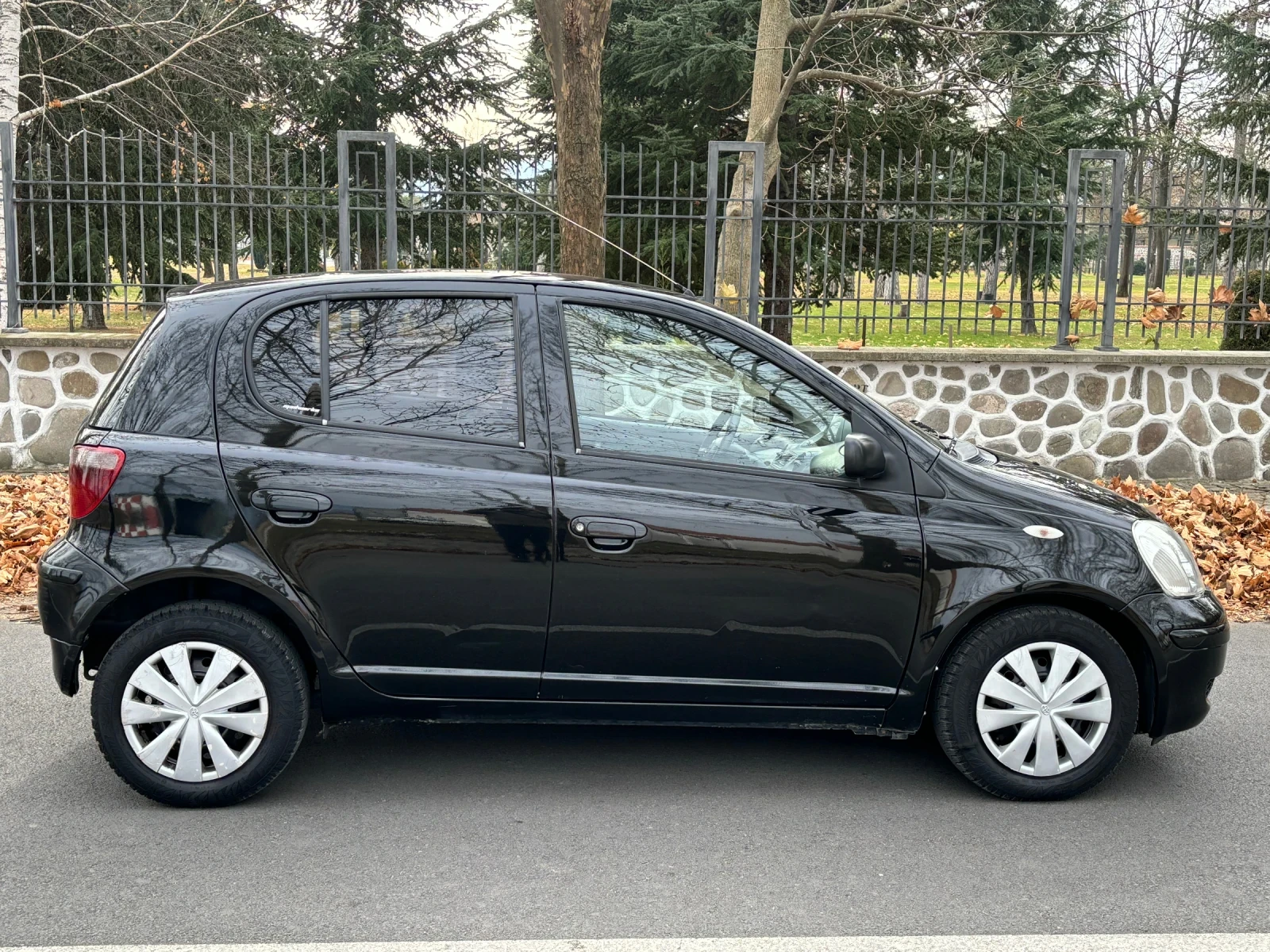 Toyota Yaris 1.0 VVT-I  - изображение 6