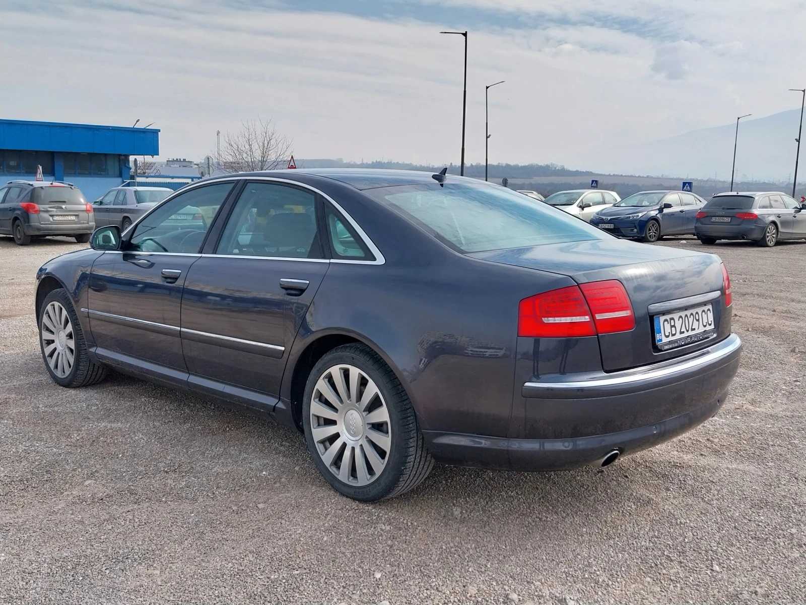 Audi A8 4.2 Faclift - изображение 2