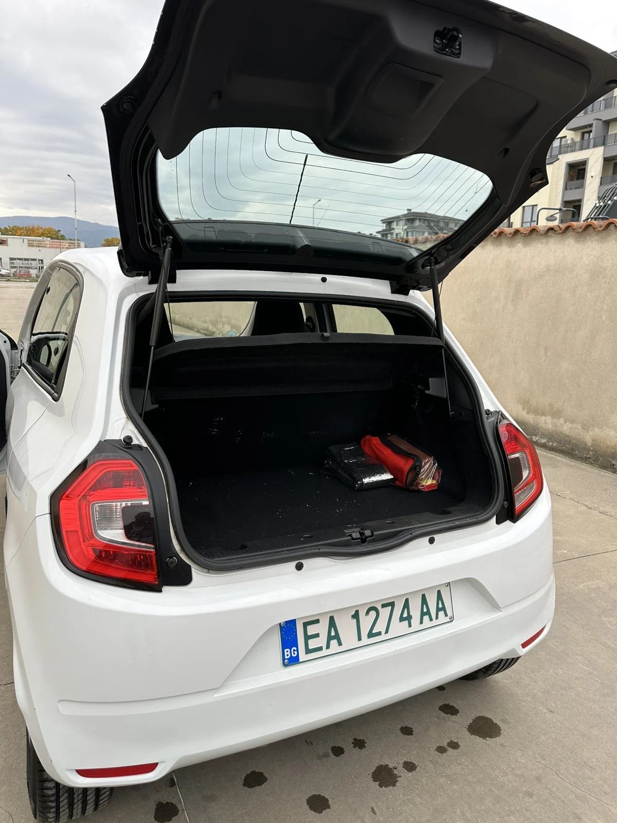 Renault Twingo Гаранция бат. 2030г. - изображение 10