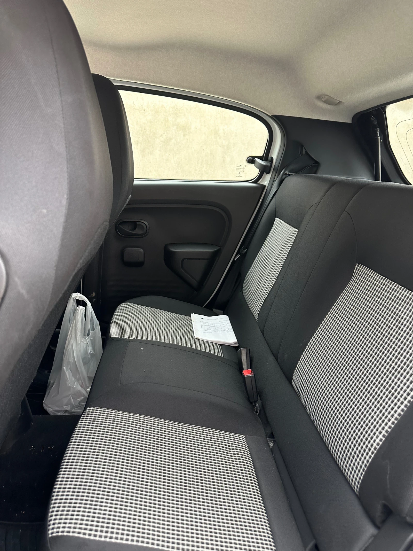 Renault Twingo Гаранция бат. 2030г. - изображение 6