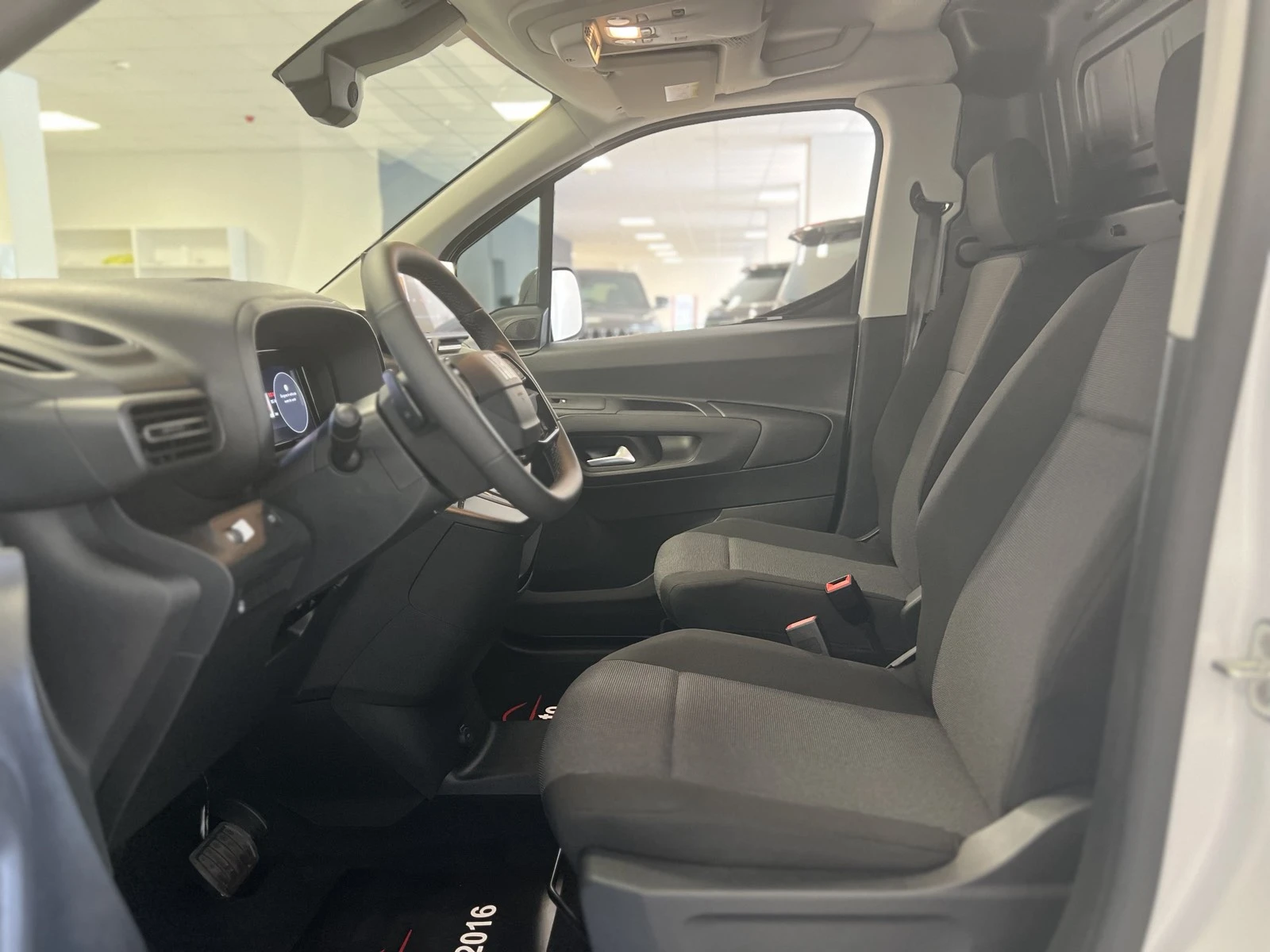 Fiat Doblo Electric VAN L2 (LWB) 100kW Battery 50kWh - изображение 5