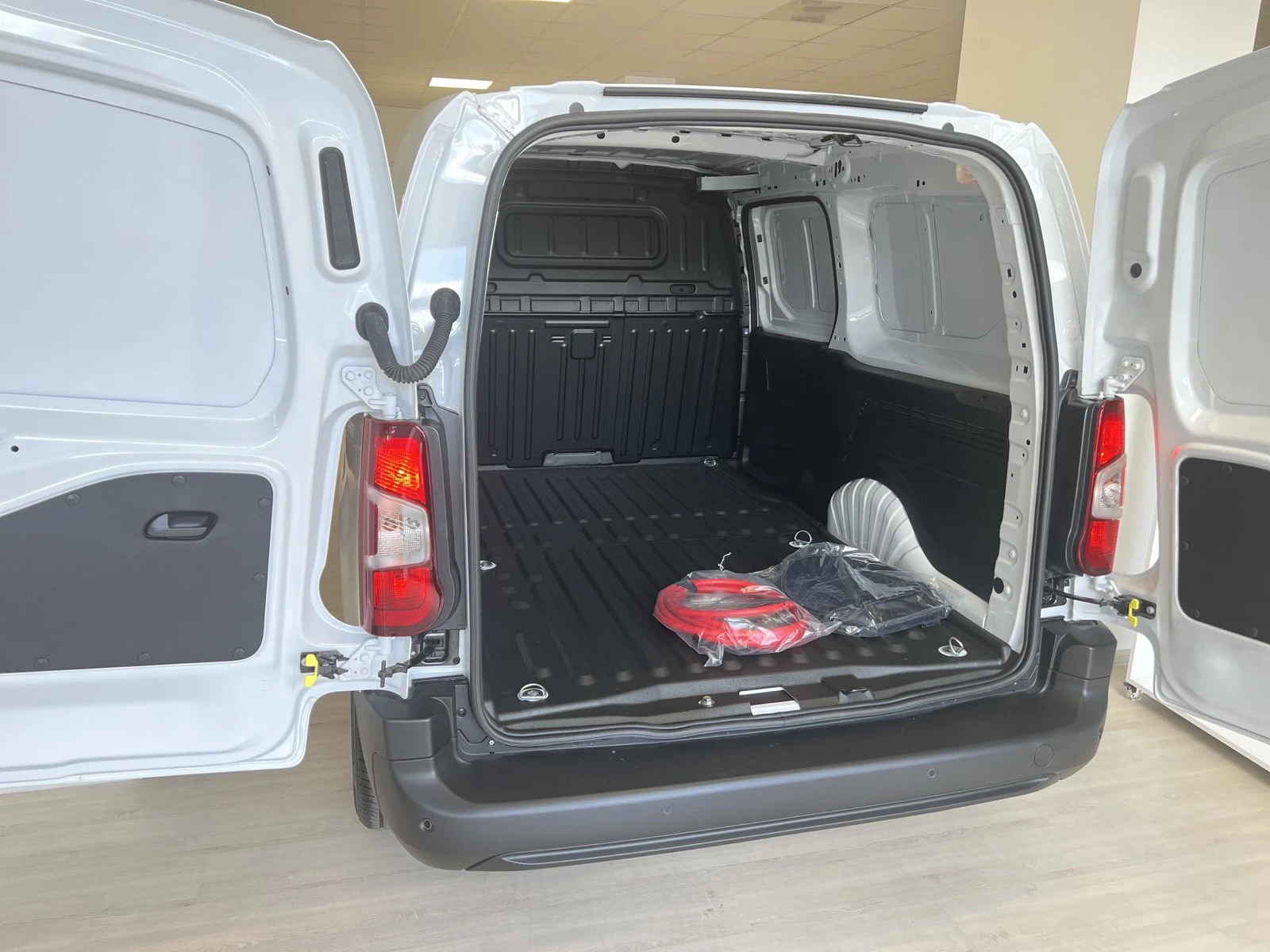 Fiat Doblo Electric VAN L2 (LWB) 100kW Battery 50kWh | Mobile.bg   11