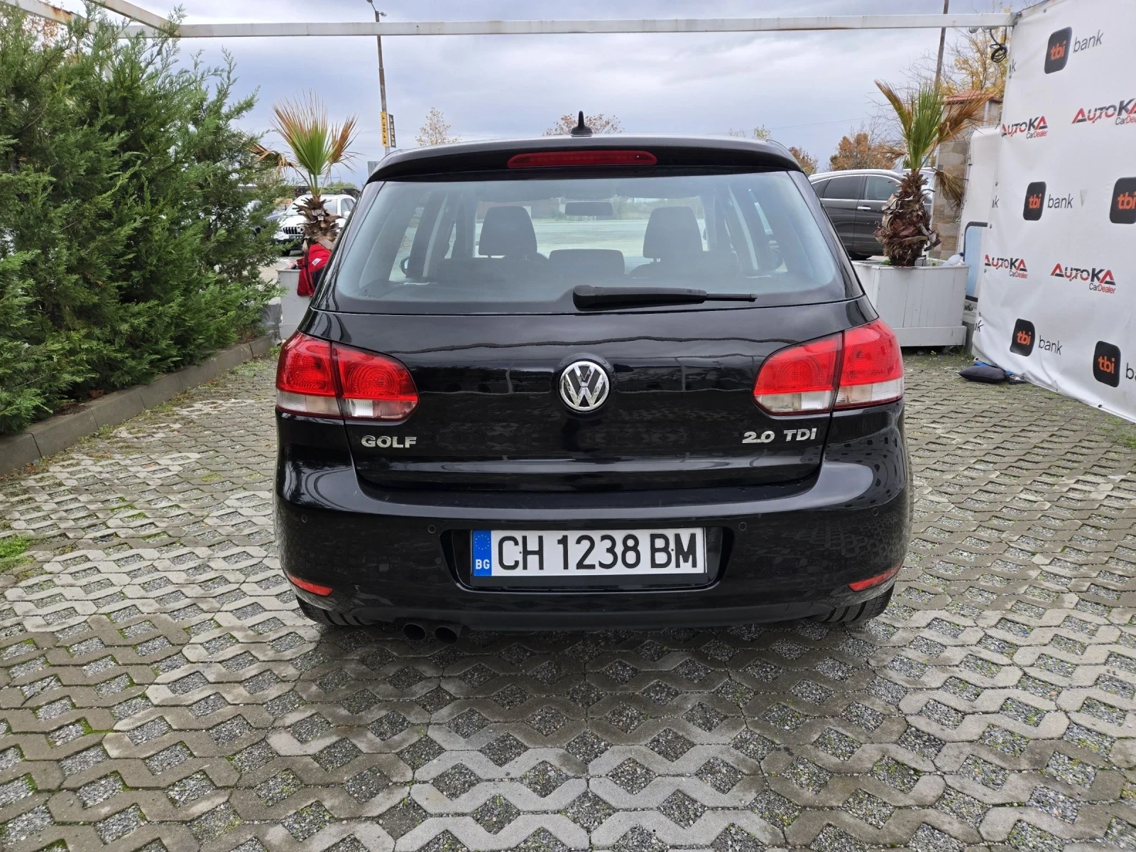 VW Golf 2.0TDI-140кс= АВТОМАТ= НАВИ= КЛИМАТРОНИК - изображение 4