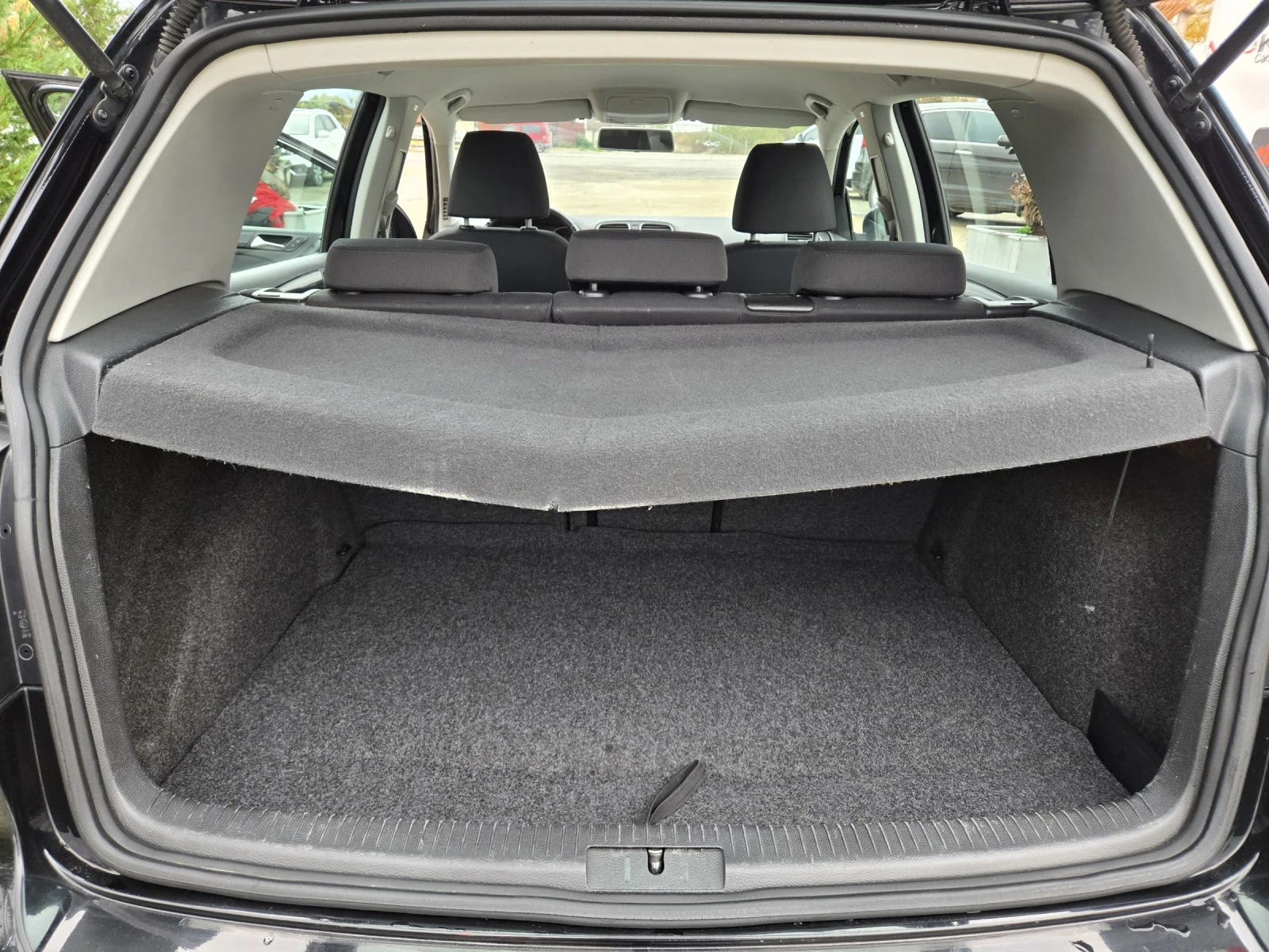 VW Golf 2.0TDI-140кс= АВТОМАТ= НАВИ= КЛИМАТРОНИК - изображение 10