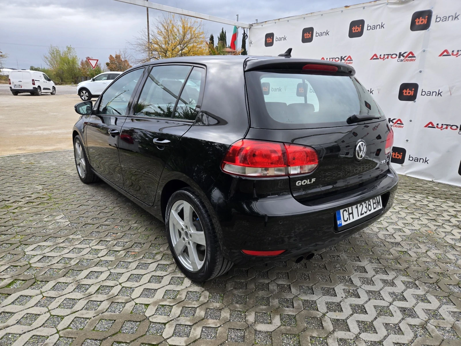 VW Golf 2.0TDI-140кс= АВТОМАТ= НАВИ= КЛИМАТРОНИК - изображение 5