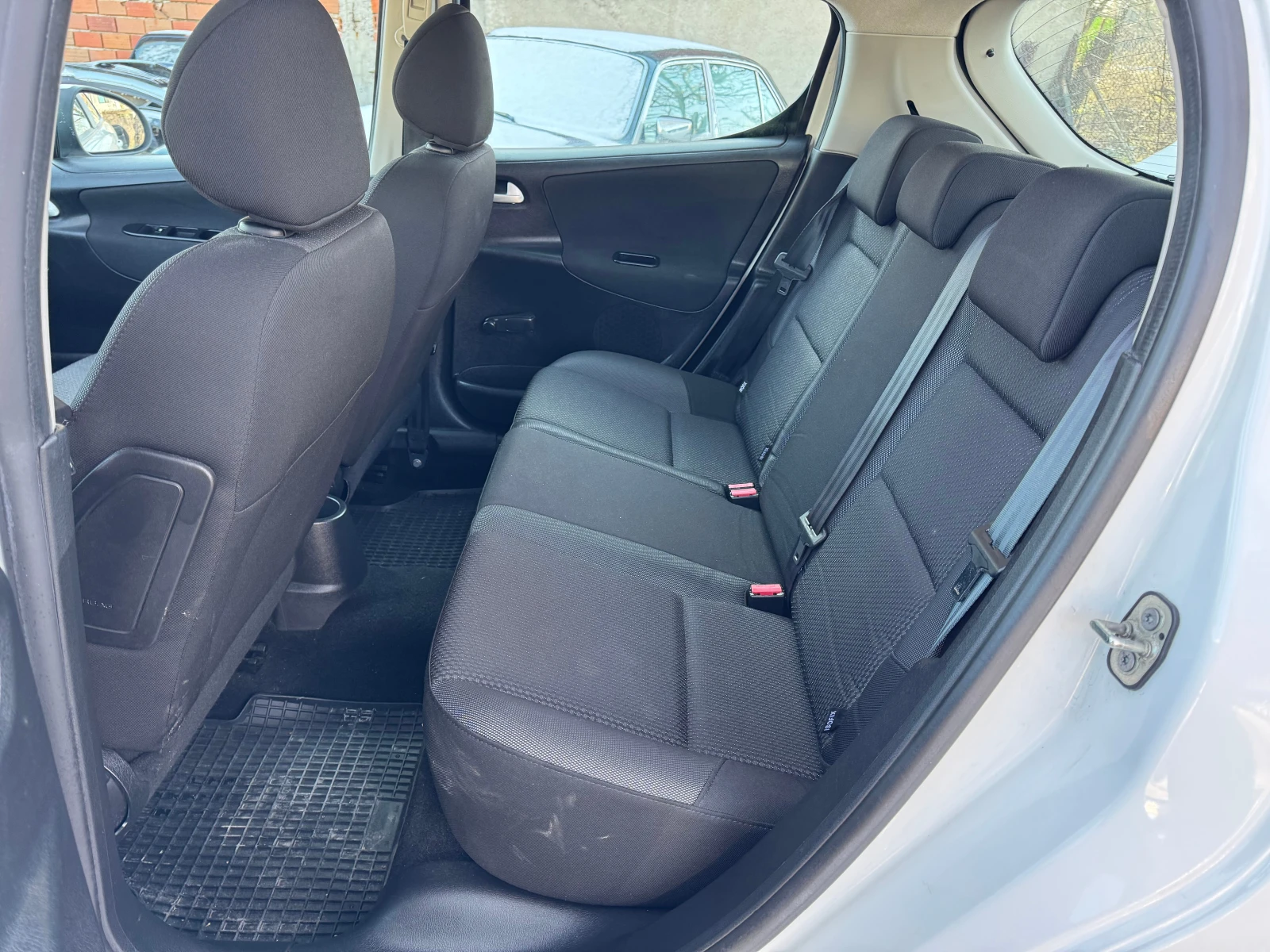 Peugeot 207 1.4i-ЛИМИТЕД - изображение 10