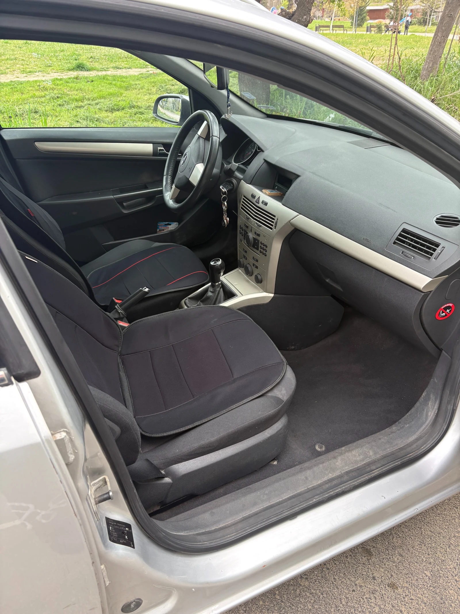 Opel Astra H, снимка 4 - Автомобили и джипове - 54306020