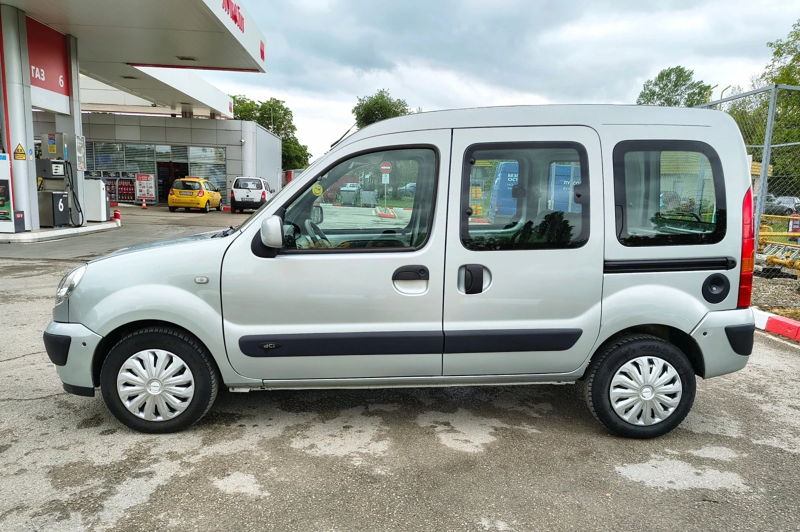 Renault Kangoo 1.5dci * клима* , снимка 3 - Автомобили и джипове - 54554732